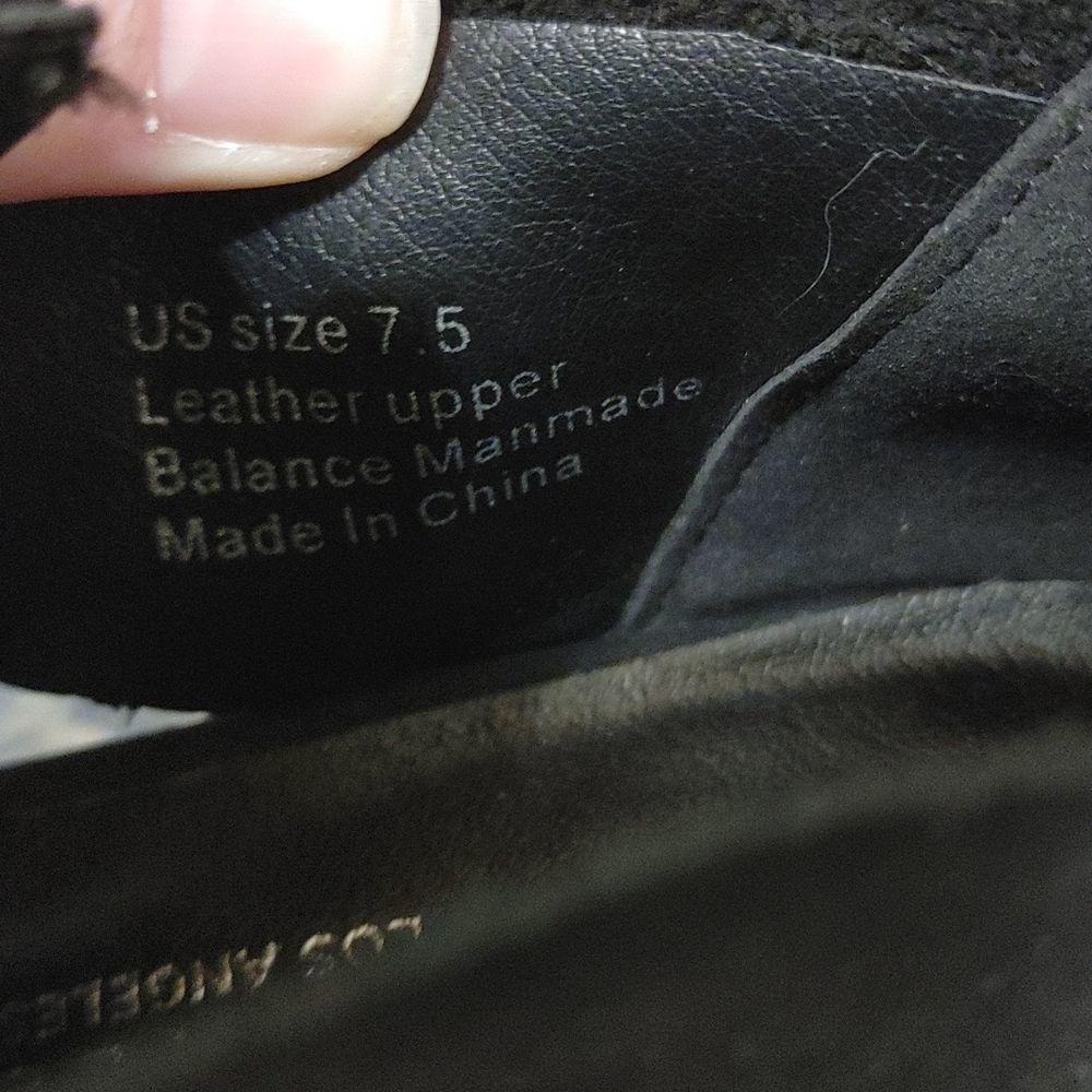 Very Volatile Black Booties - Picture 5 of 6